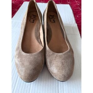 FS NY Made in Italy Women's Beige Textured Wedge Pumps Size 9.5